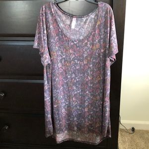 Adorable LULAROE classic t!!💕